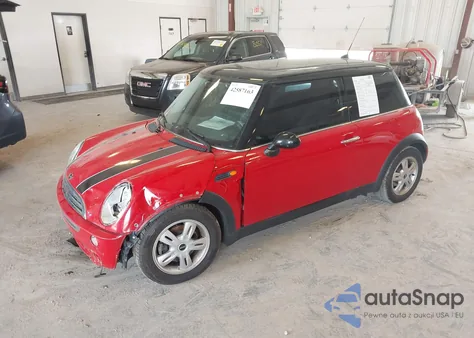2006 Mini Cooper из США, поврежденный, VIN WMWRC33546TK17272
